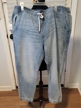 No Boundaries Light Blue Relaxed Jogger Jeans